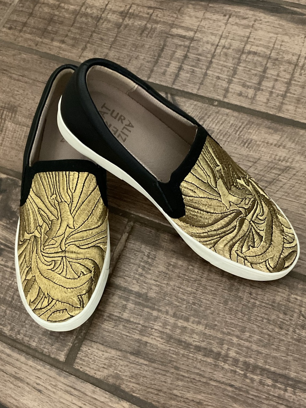 Naturalizer Marianne Slip On Sneakers Gold and Black Embroidered Pattern 6.5
